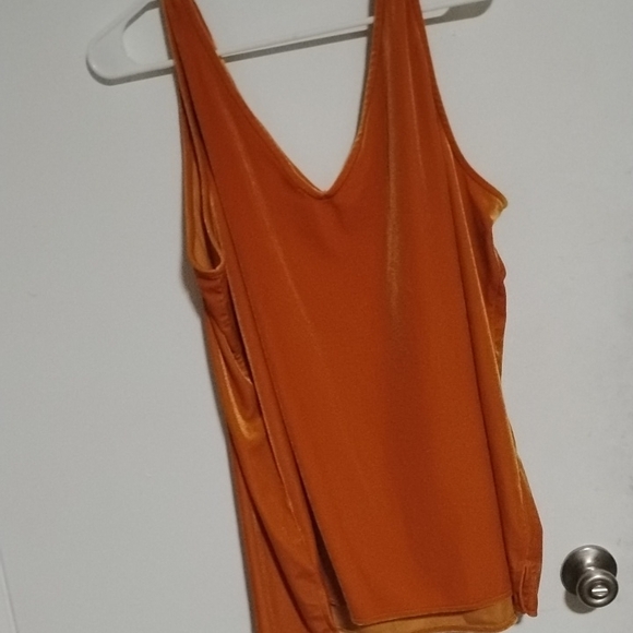 Old Navy Orange V-Neck Sleeveless Tank Top - Picture 3 of 4